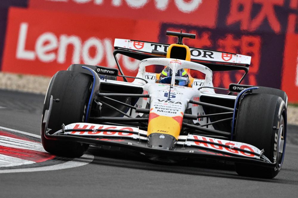 为庆祝美加墨世界杯，与刺客足球鞋融合设计的科8将进行复刻